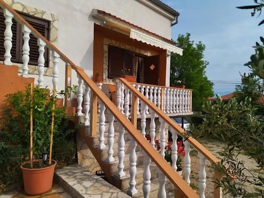 Studio Apartment In Nin With Balcony, Air Conditioning, Wi-Fi