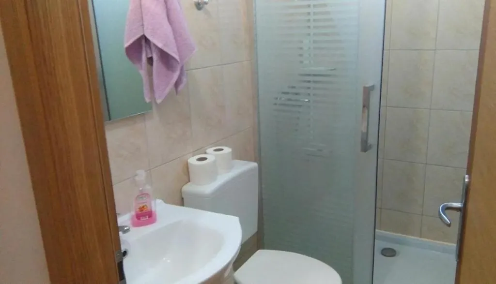 Studio Apartment In Nin With Balcony, Air Conditioning, Wi-Fi